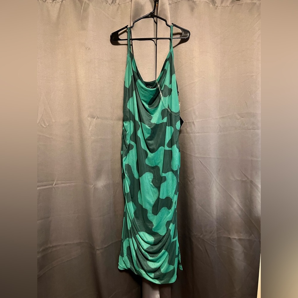 Plus Size Green Midi Dress - Picture 1 of 6
